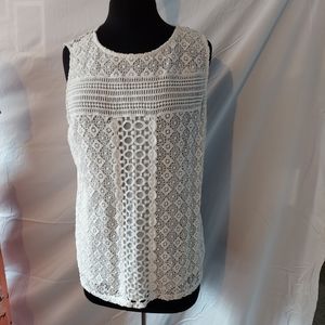 Sleeveless Lace blouse
